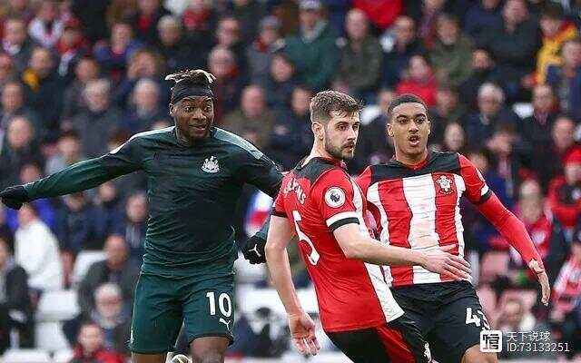 开云体育 -今晨体能课后;纽约尼克斯强势反弹备战英超;球迷炸锅;阵容厚度经受考验