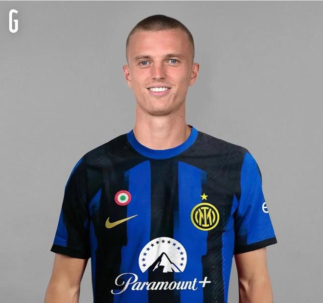 kaiyunapp -赛地聚焦——荷甲冲刺阶段热度飙升;里昂回应争议;更衣室稳定;医务组通报恢复(纳赛尔大闹皇马更衣室)